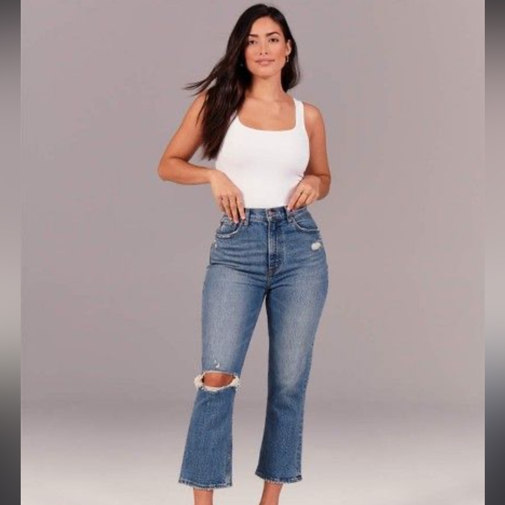 Abercrombie and Fitch Ultra High Rise Kick Flare Jeans Size 27, 4R